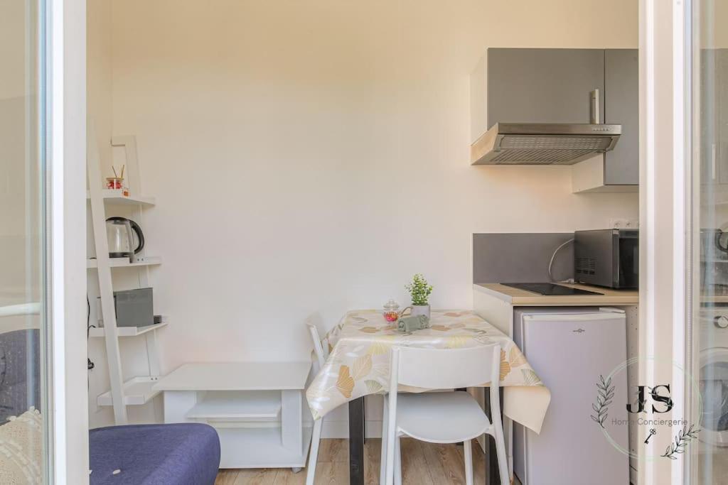 Le Paisible - Proximite Metro A Apartment Villeurbanne Bagian luar foto